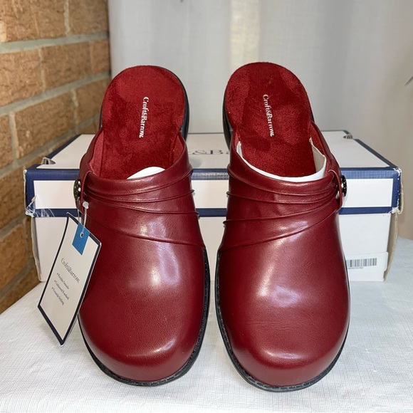 croft & barrow Shoes - Croft & Barrow red faux leather slide-on clogs NEW - 7.5